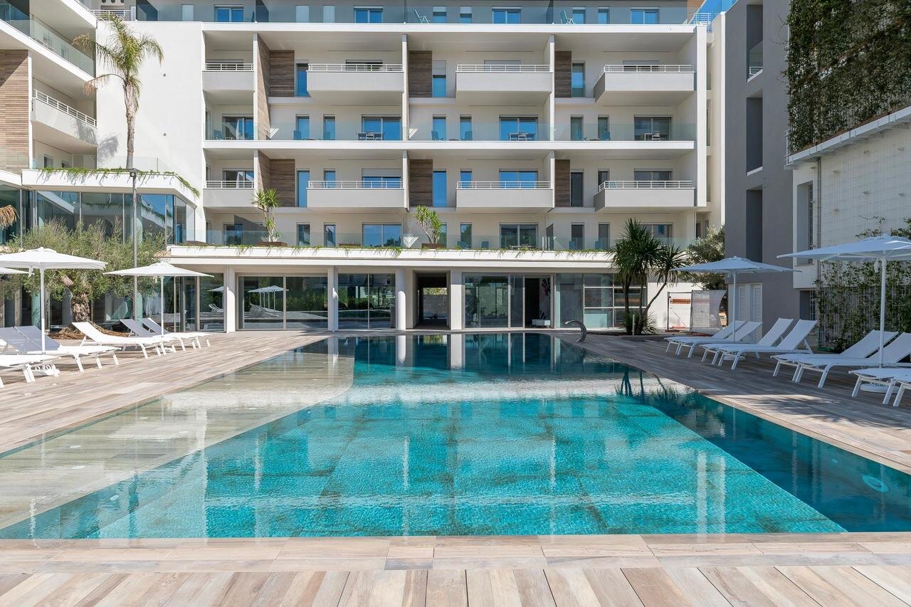 Piscina Youmami Lifestyle Suite
