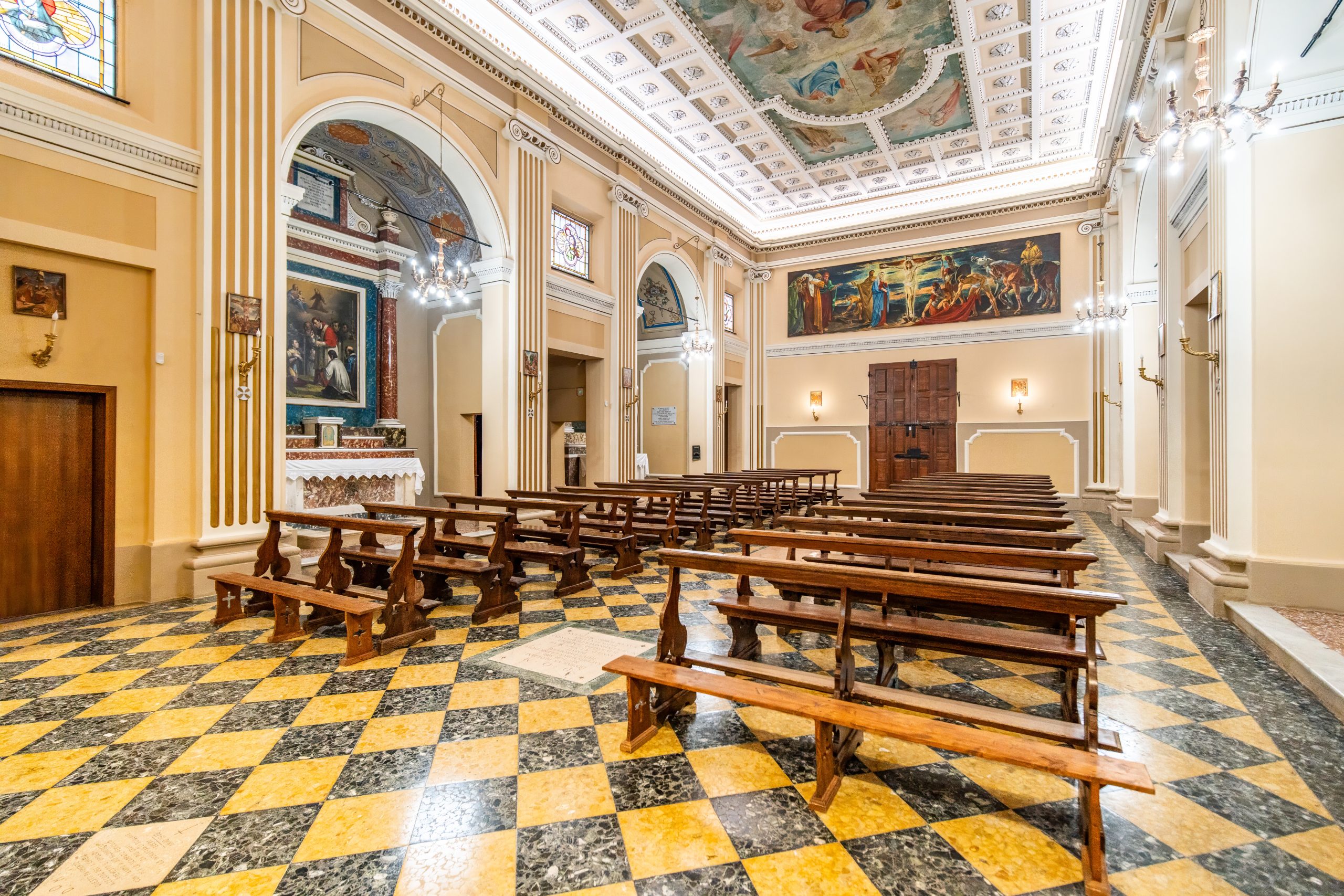 Interno San Michele Arcangelo