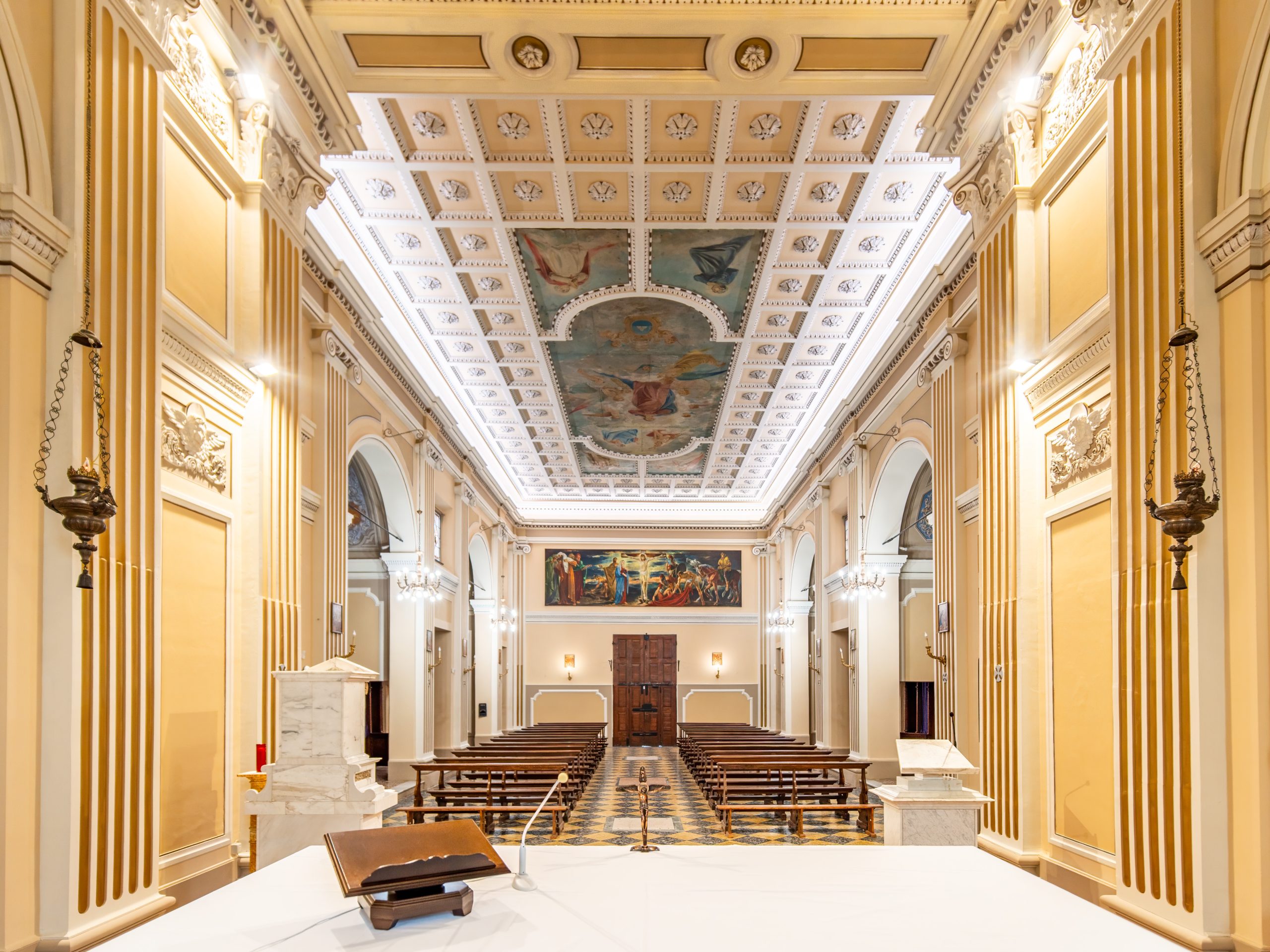 Interno San Michele Arcangelo