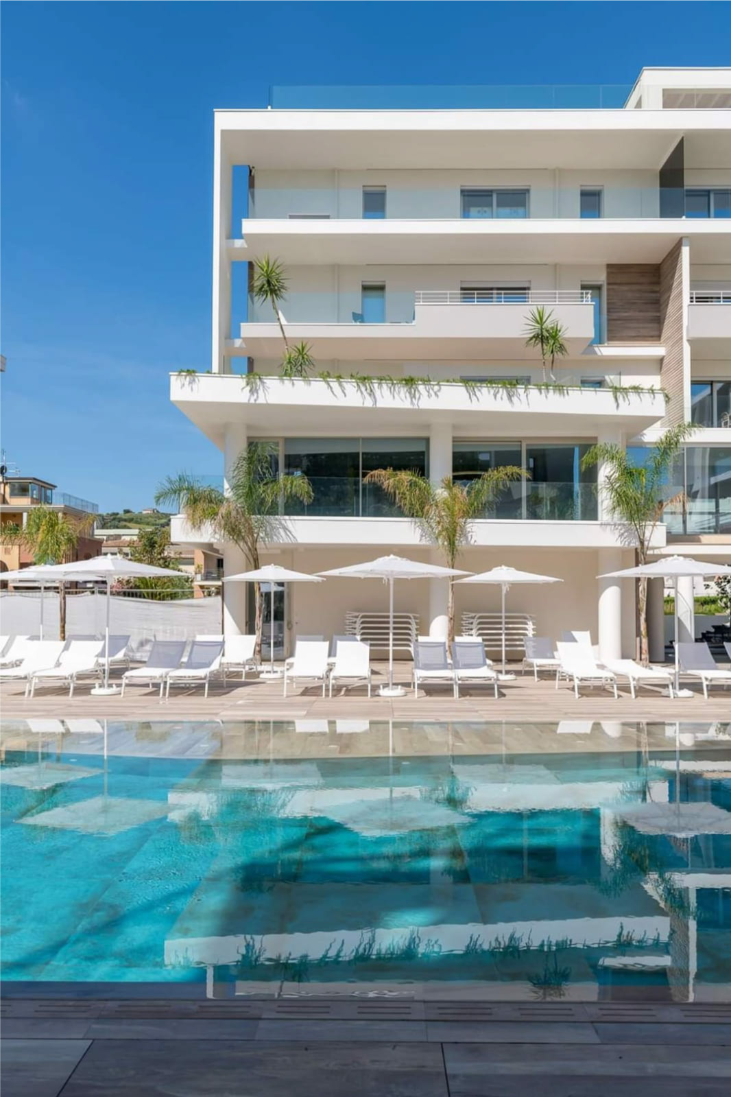 Piscina Youmami Lifestyle Suite