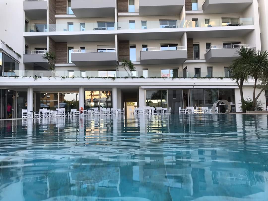 Piscina Youmami Lifestyle Suite
