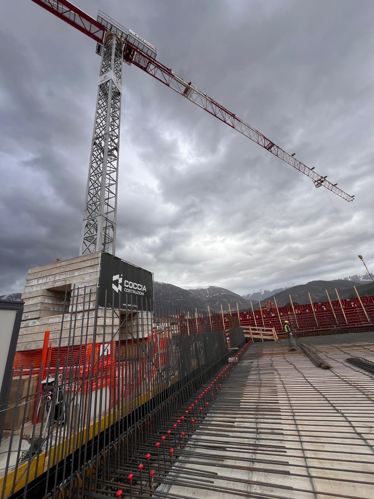 Gru e cantiere Centrale di compressione del Gas